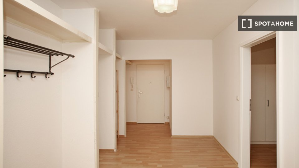 Double room Berlin, 4 beds, 81m² — photo 3