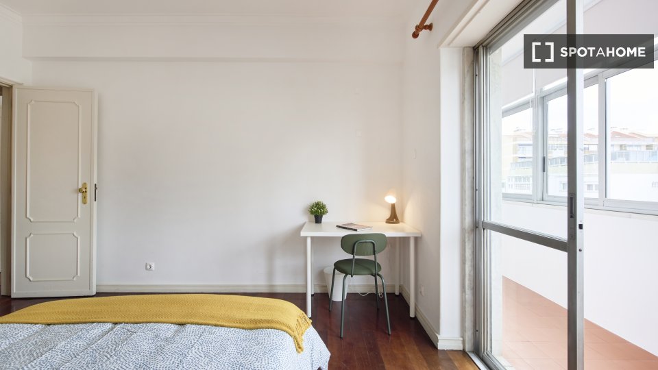 Double room Lisbon, 6 beds — photo 5