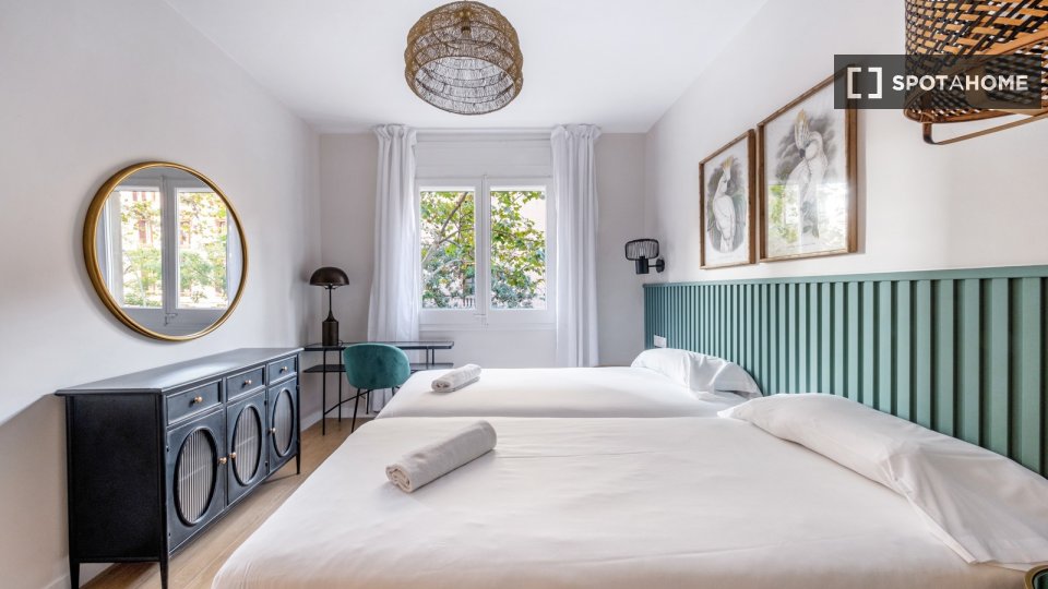 Apartment Barcelona, 4 beds, 95m² — photo 23
