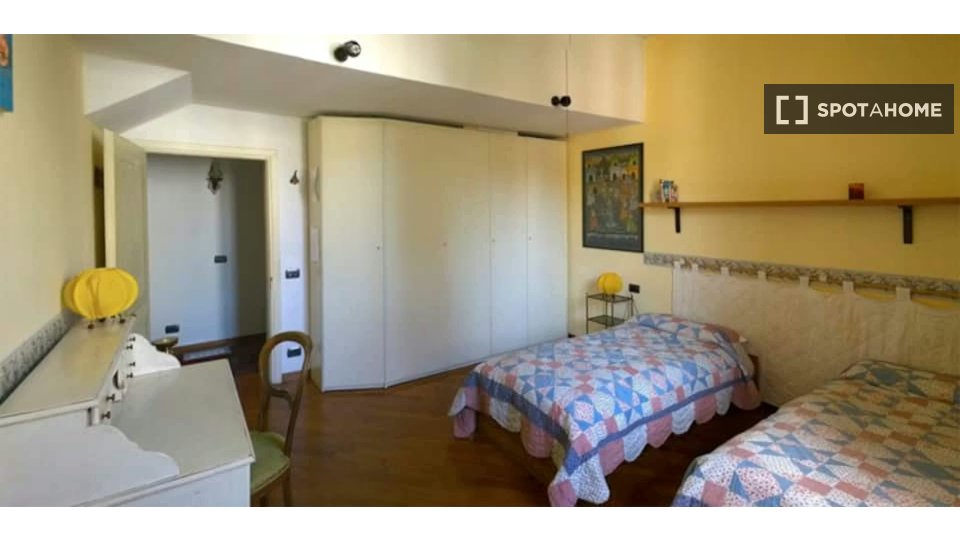 Double room Florence, 3 beds, 115m² — photo 1