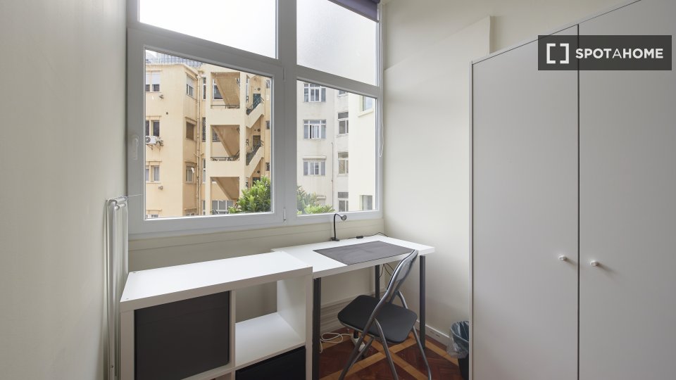 Double room Lisbon, 9 beds — photo 32