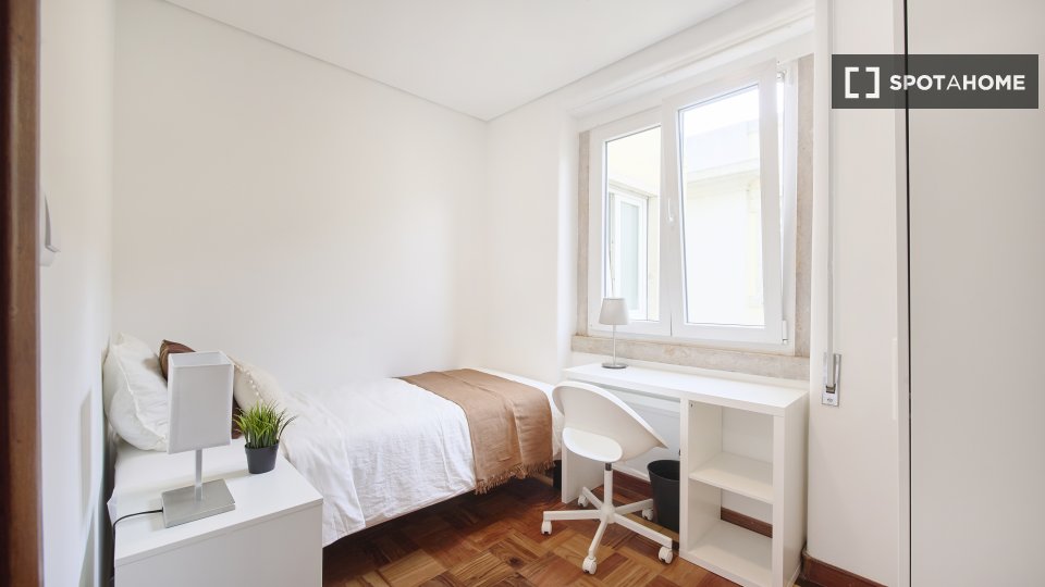 Double room Lisbon, 9 beds — photo 3