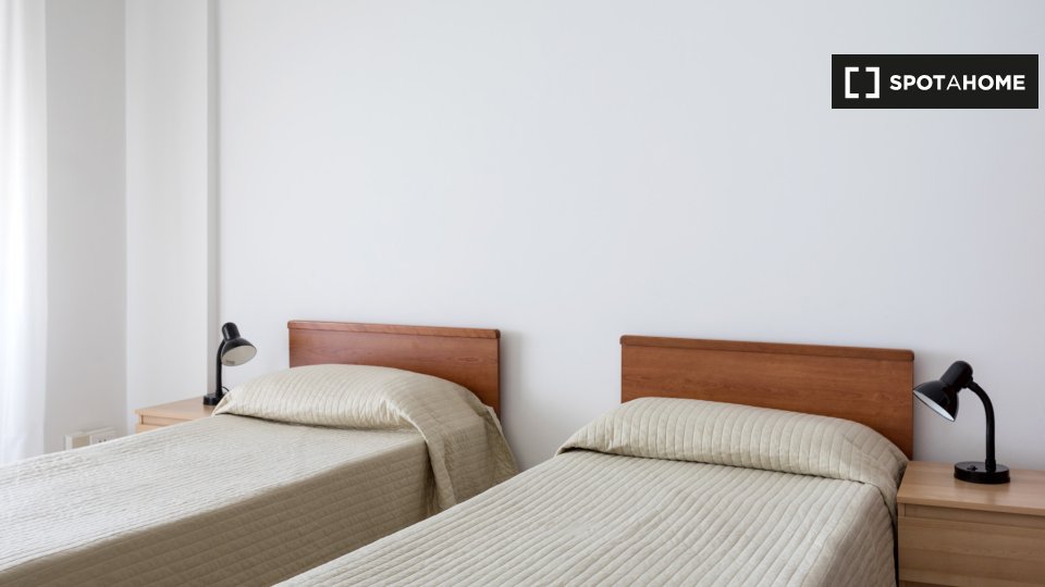 Double room Rome, 3 beds — photo 8