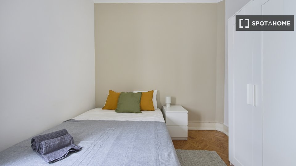Double room Lisbon, 5 beds — photo 2