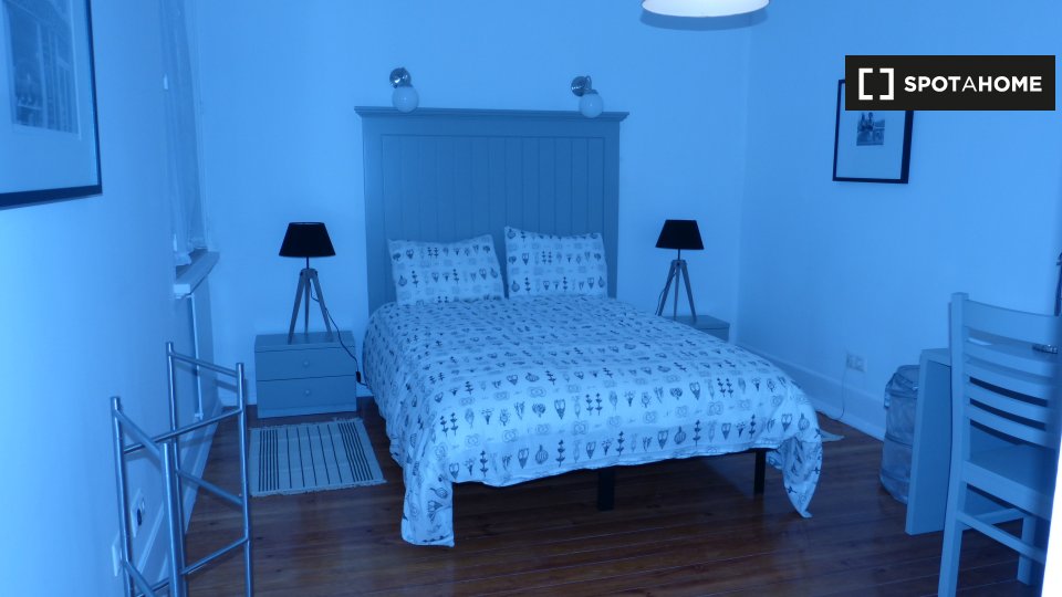 Double room Lisbon, 6 beds, 210m² — photo 1