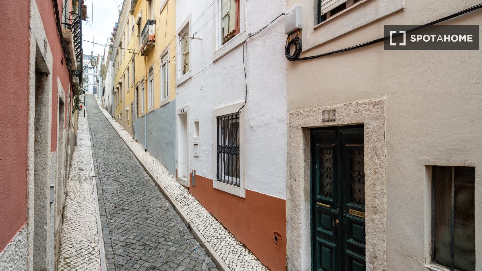 Apartment Lisbon, 2 beds, 84m² — photo 10