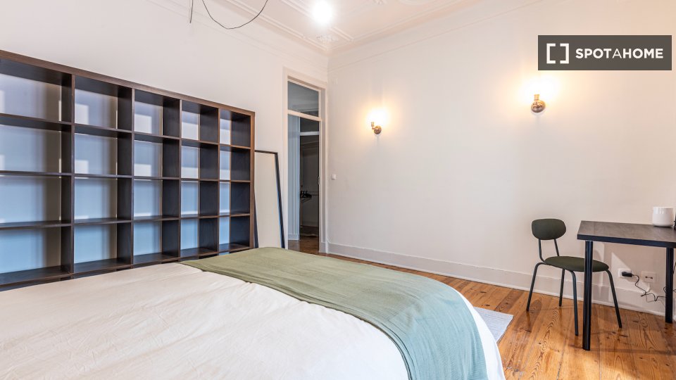 Double room Lisbon, 3 beds — photo 3