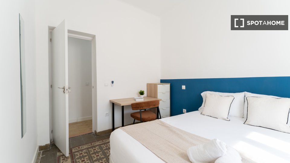 Double room Madrid, 6 beds — photo 18