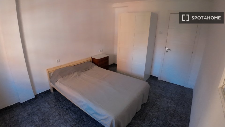 Double room Valencia, 4 beds, 90m² — photo 2