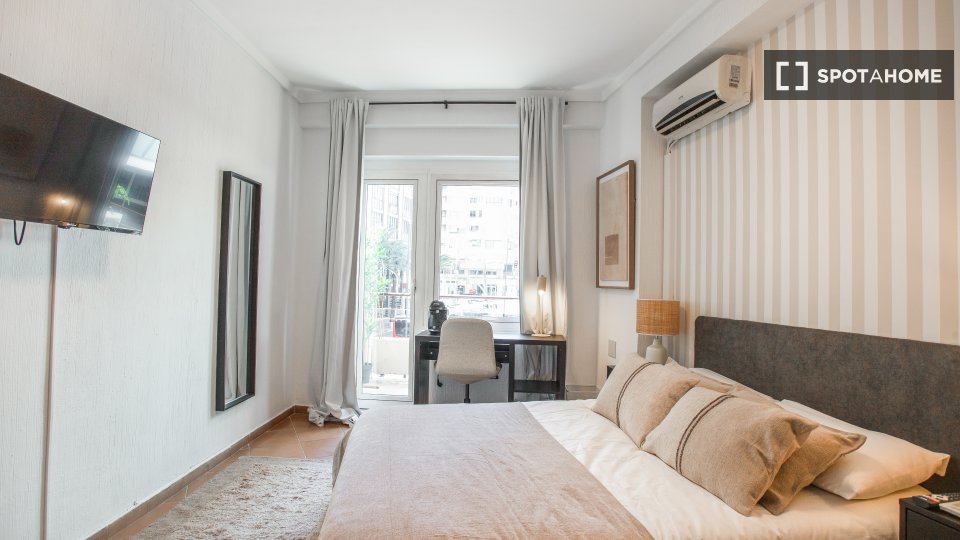 Double room Alicante, 8 beds, 200m² — photo 14