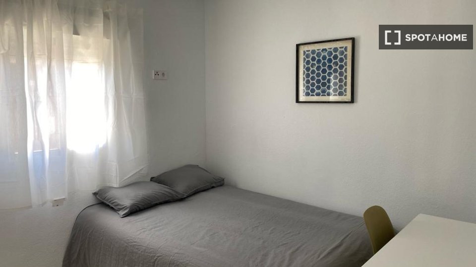 Double room Madrid, 4 beds — photo 4