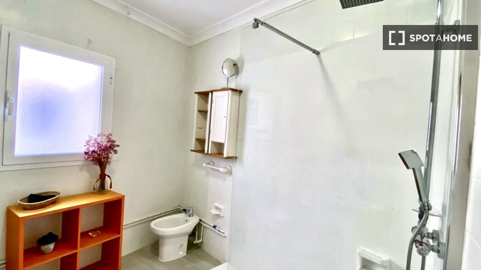 Double room Madrid, 5 beds — photo 35