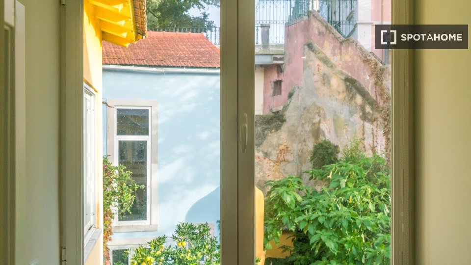 Apartment Lisbon, 3 beds, 154m² — photo 4
