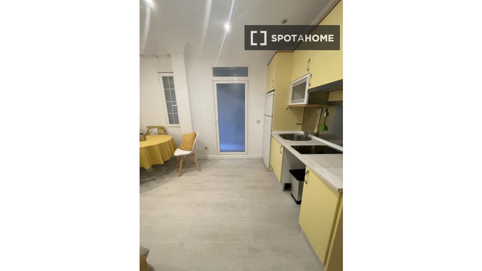 Apartment mono Madrid, 40m² — photo 2