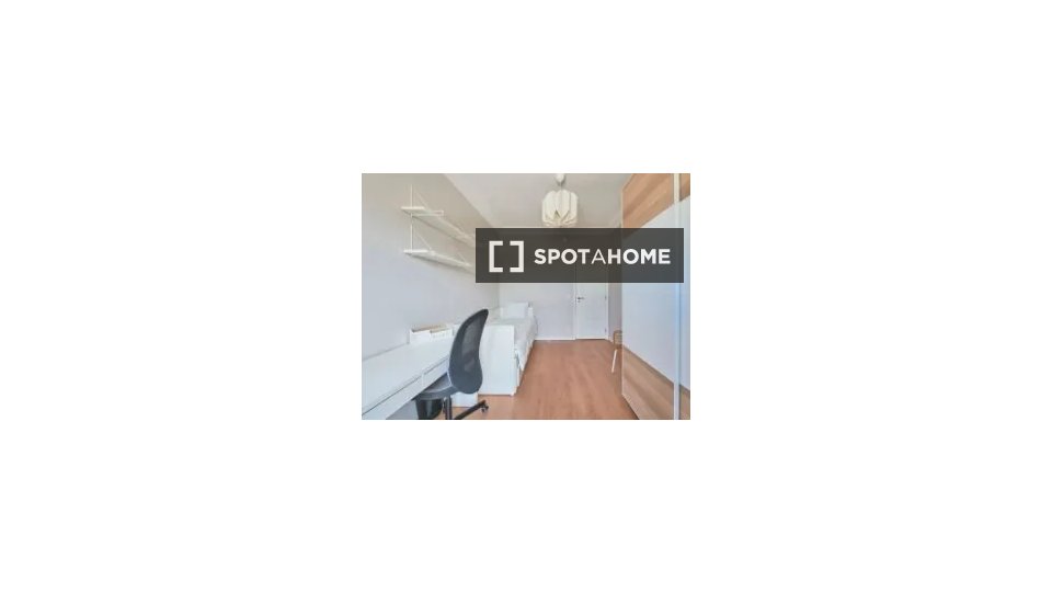 Double room Lisbon, 6 beds — photo 12
