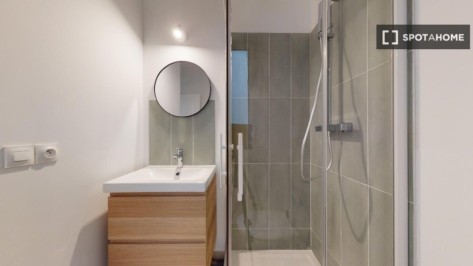 Double room Marseille, 18 beds — photo 16
