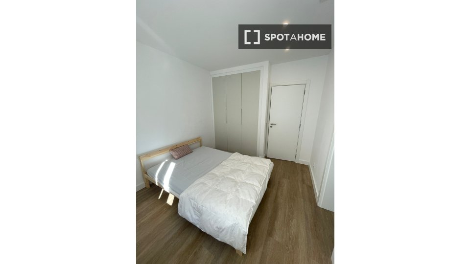 Double room Lisbon, 2 beds, 65m² — photo 8