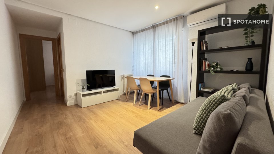 Apartment Madrid, 1 bed, 54m² — photo 5