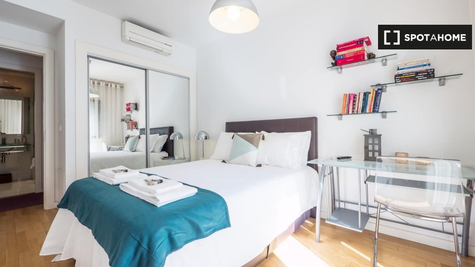 Apartment Lisbon, 2 beds, 100m² — photo 16