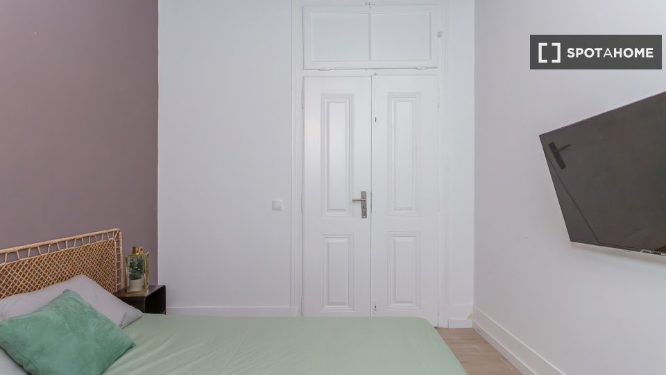 Double room Lisbon, 9 beds — photo 52