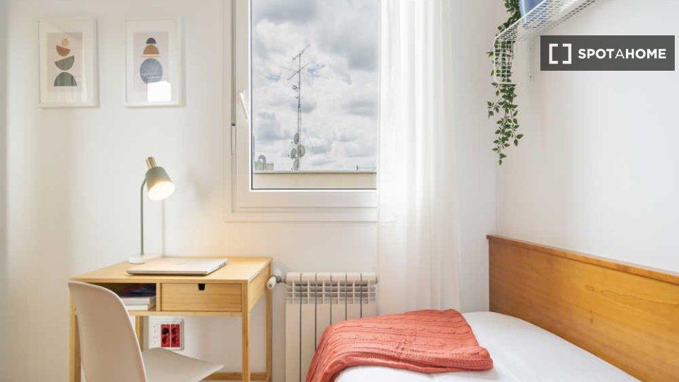 Double room Madrid, 12 beds — photo 76