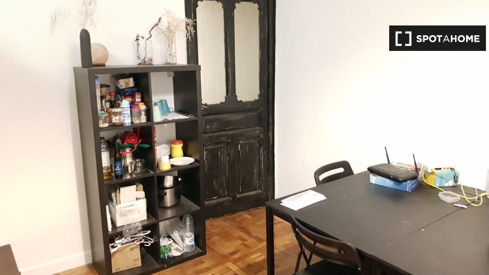 Double room Madrid, 8 beds, 170m² — photo 18
