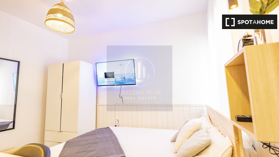 Double room Madrid, 5 beds, 120m² — photo 19