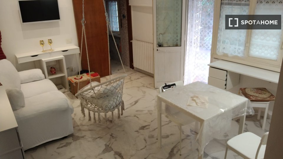 Apartment Rome, 1 bed — photo 10