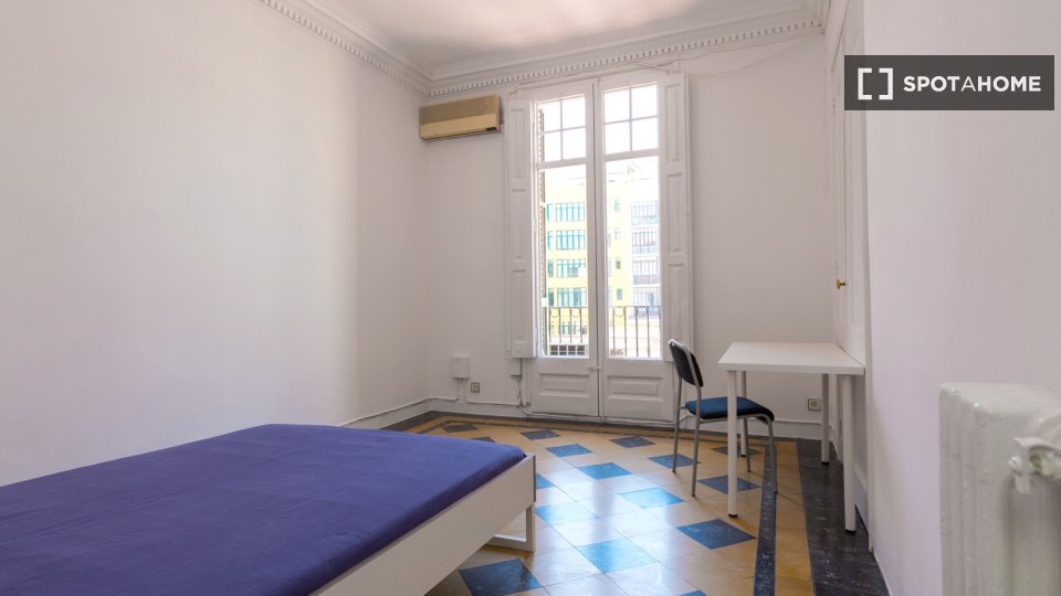 Double room Barcelona, 8 beds, 175m² — photo 10