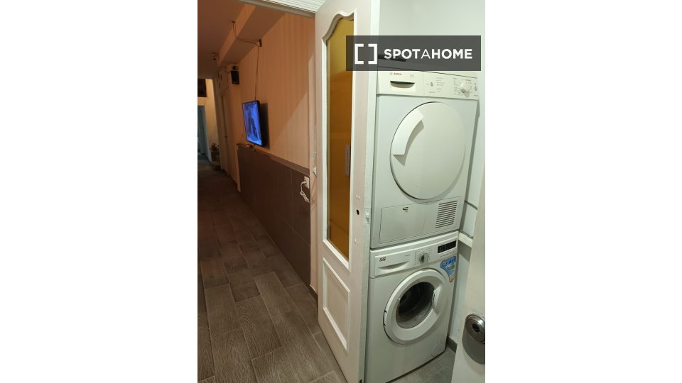 Double room Valencia, 6 beds, 70m² — photo 5