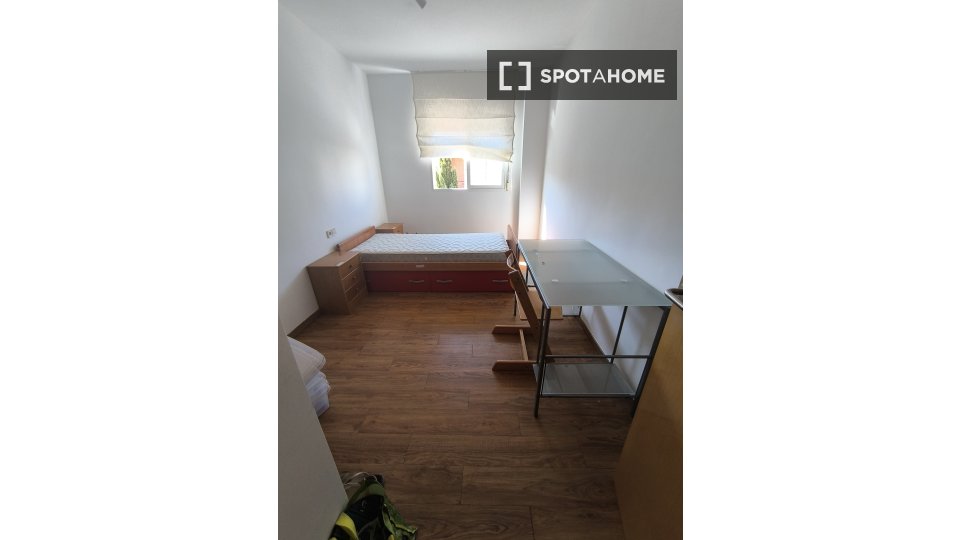 Double room Valencia, 2 beds, 120m² — photo 11