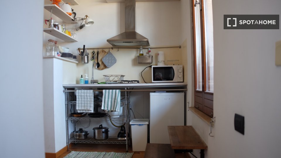 Monolocale in affitto ad Appio-Latino, Roma. - a Roma