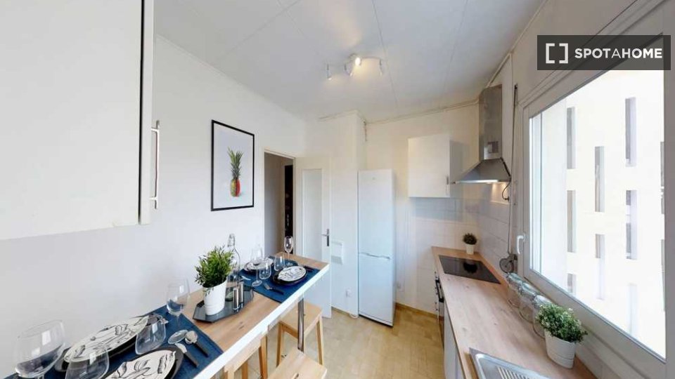 Double room Lyon, 5 beds, 120m² — photo 4