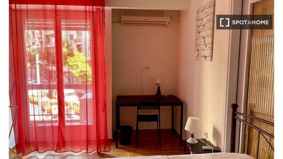 Double room Athens, 5 beds — photo 4