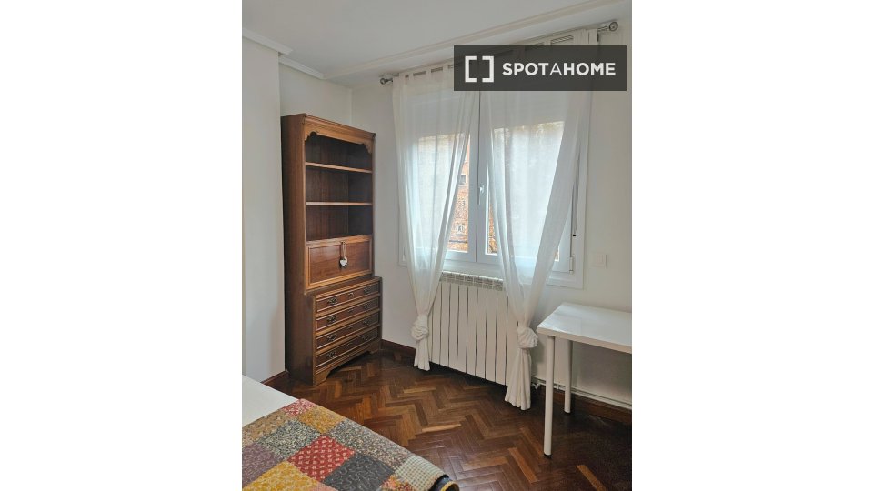 Double room Zaragoza, 4 beds, 114m² — photo 1