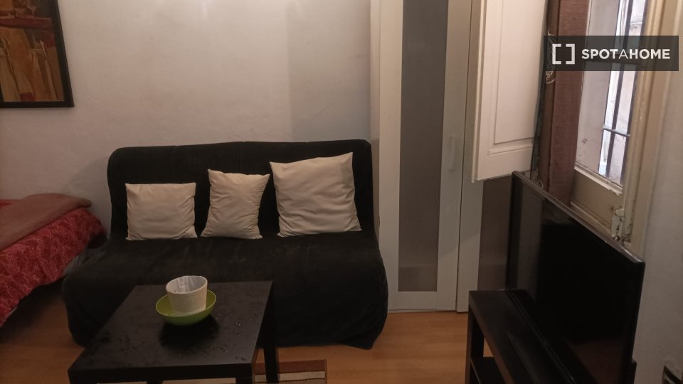 Apartment mono Barcelona, 25m² — photo 1