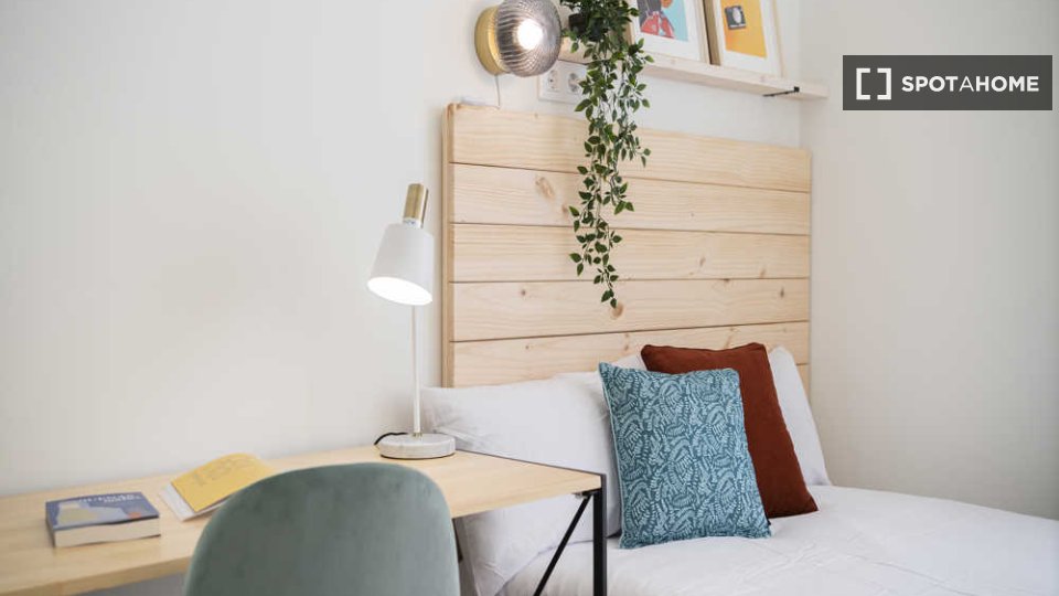 Double room Madrid, 17 beds — photo 42