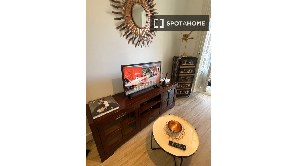 Apartment Madrid, 1 bed, 60m² — photo 1