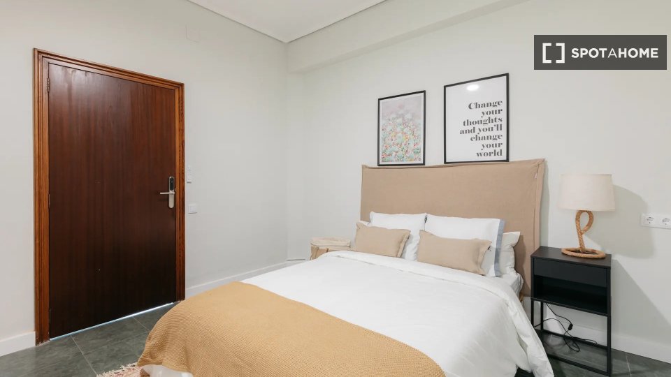 Double room Valencia, 8 beds — photo 1