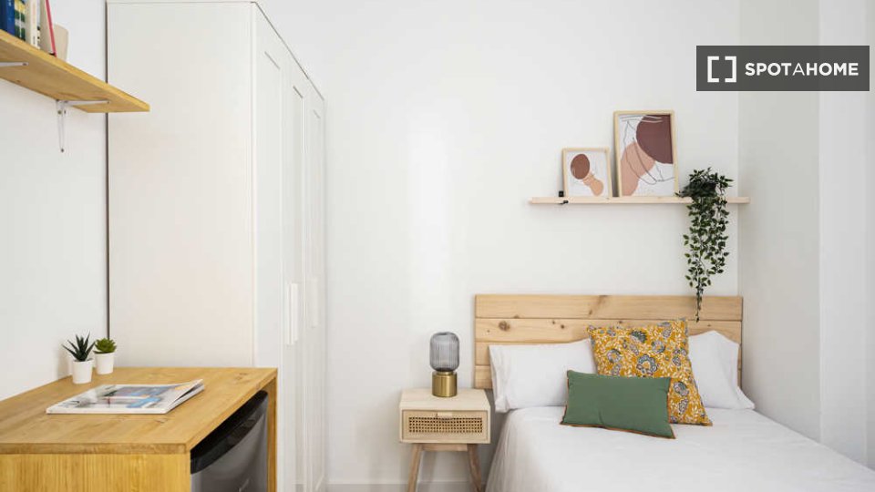 Double room Madrid, 8 beds — photo 42