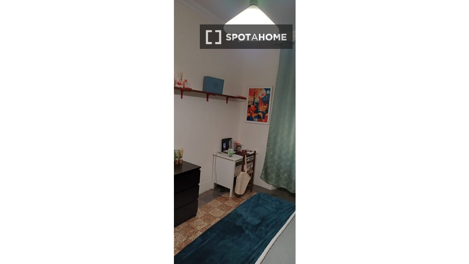 Stanza in appartamento condiviso con 3 camere da letto, Leopoldo, Firenze - en Florencia