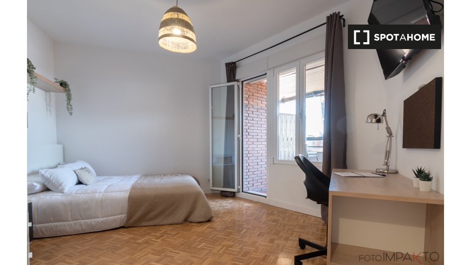 Double room Madrid, 6 beds, 140m² — photo 7