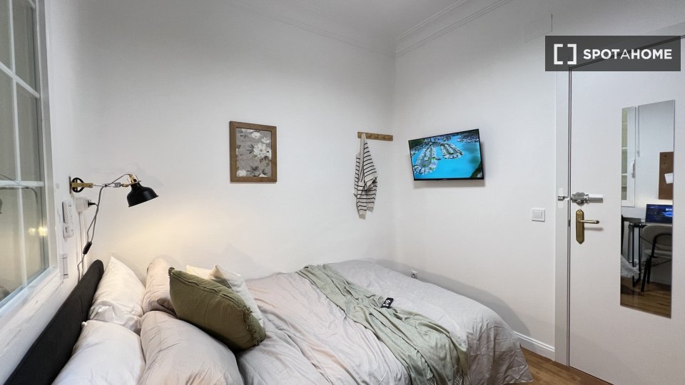 Double room Madrid, 6 beds — photo 18