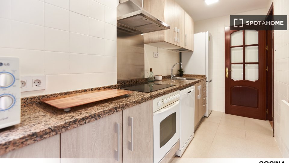 Double room Seville, 3 beds — photo 22