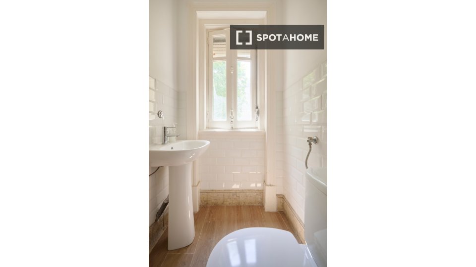 Double room Lisbon, 10 beds — photo 34
