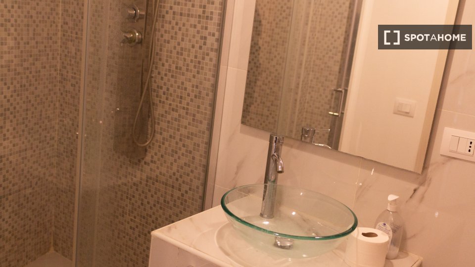 Double room Milan, 3 beds, 75m² — photo 7