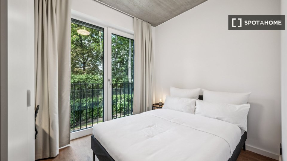 Double room Berlin, 3 beds, 60m² — photo 4