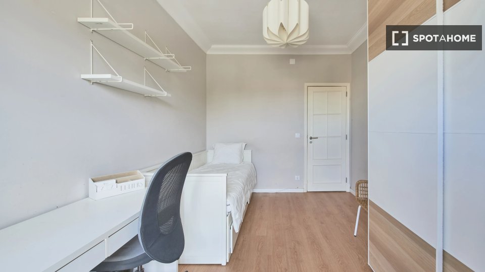 Double room Lisbon, 6 beds — photo 13