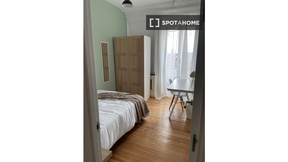 Double room Madrid, 10 beds, 173m² — photo 26