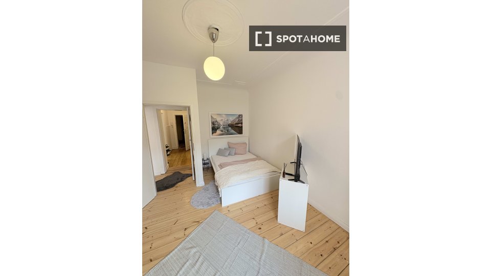 Double room Berlin, 3 beds, 20m² — photo 8